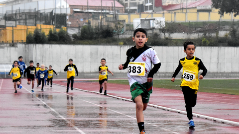 Milla en Pista organizada por la Federaci&oacute;n de Atletismo de Ceuta. Foto: Rafa B&aacute;ez