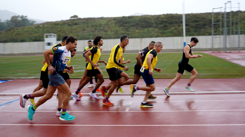 Competici&oacute;n en la Pista de Atletismo / Archivo