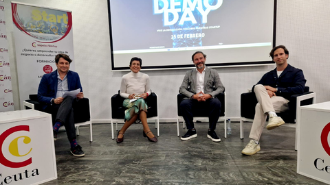 Mesa Reconda en el marco del Demo Day de Impulsa Startup / Laura Ortiz