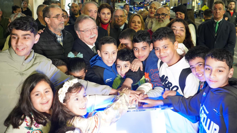 El presidente de la Ciudad Aut&oacute;noma inaugura el Alumbrado de Ramad&aacute;n 
