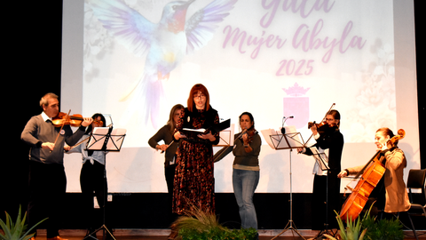Actuaci&oacute;n del Conservatorio de Ceuta en la Gala 'Mujer Abyla'