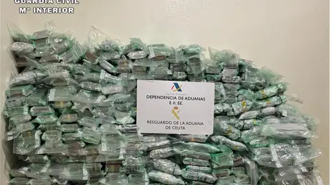 Interceptados m&aacute;s de 900 kilos de hach&iacute;s en una furgoneta
