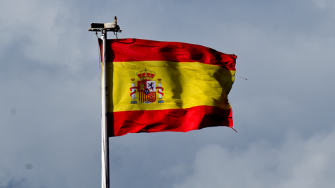 Bandera de Espa&ntilde;a en el Puerto de Ceuta 