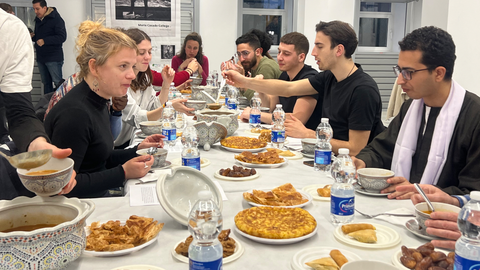 Iftar bienvenida buque escuela &acute;Le Bel Espoir&acute;en el Centro Cultural La Estaci&oacute;n / Alma Palomino