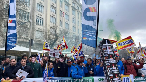 Concentraci&oacute;n Plataforma de guardias civiles y polic&iacute;as en el Congreso / AUGC