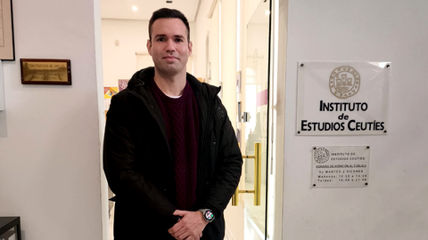 Verdejo en la sede del Instituto de Estudios Ceut&iacute;es 