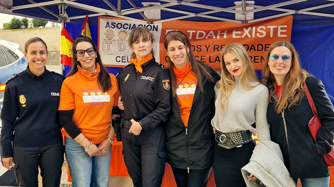 El stand permanecer&aacute; abierto hasta las ocho de esta tarde / Laura Ortiz