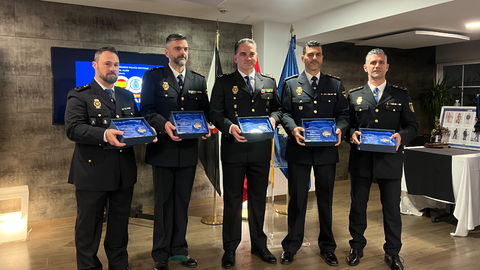 Polic&iacute;as Nacionales reconocidos por su labor / Alma Palomino