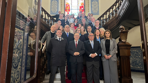 Representaci&oacute;n de la Asociaci&oacute;n de Veteranos del Cuerpo de Intendencia con Vivas / Alma Palomino