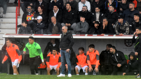 Jos&eacute; Juan Romero durante el encuentro ante el H&eacute;rcules. Foto: Rafa B&aacute;ez