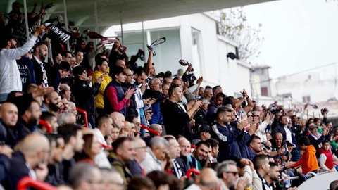 Aficionados Ad Ceuta en el Estadio Alfonso Murube / Rafa B&aacute;ez