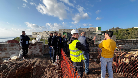 Benzina supervisa las obras en el cementerio de Sidi Embarek 