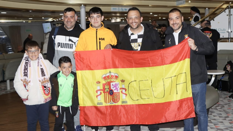 La afici&oacute;n caballa inicia el viaje a Murcia. Foto Abdeselam Mohamed