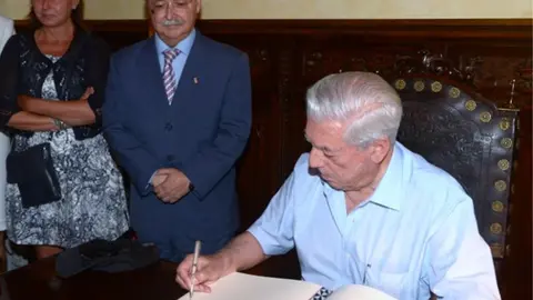 MARIO VARGAS LLOSA