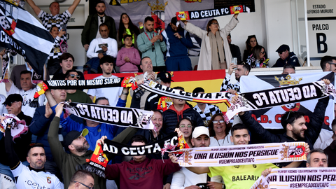 La afici&oacute;n caballa llen&oacute; el Murube ante el Marbella. Foto: Rafa B&aacute;ez