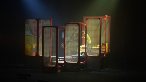 La Metamorfosis de Gregor, espect&aacute;culo multimedia en el Teatro del Revell&iacute;n / Alma Palomino