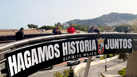 Pancarta en apoyo de la AD Ceuta FC en el centro de la ciudad