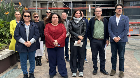 Minuto de silencio en Plaza de los Reyes / Cedida