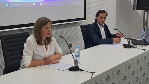 Ponencia en la Biblioteca P&uacute;blica 'Adolfo Su&aacute;rez' / C&eacute;sar Mart&iacute;n