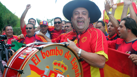 Fallece Manolo el del 'Bombo', un aficionado de leyenda de la Selecci&oacute;n Espa&ntilde;ola