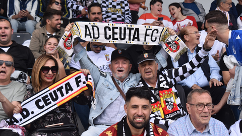 Encuentro entre la AD Ceuta FC y el M&eacute;rida. Foto: Rafa B&aacute;ez