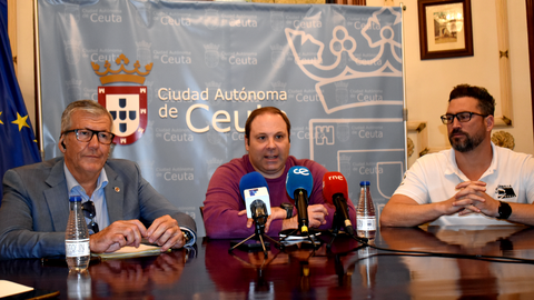 Presentaci&oacute;n de la fase final de Waterpolo. Foto: Rafa B&aacute;ez