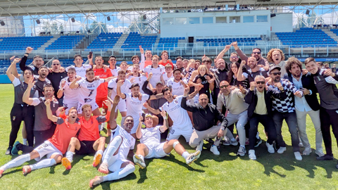 La AD Ceuta FC celebra el ascenso a Segunda Divisi&oacute;n  / Rub&eacute;n B&aacute;ez