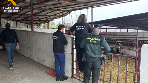 Guardia Civil y Protecci&oacute;n Animal / Cedida