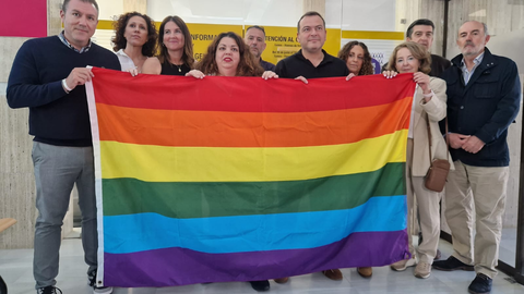 La delegada del Gobierno ha le&iacute;do este viernes el manifiesto contra la LGTBIfobia / Laura Ortiz