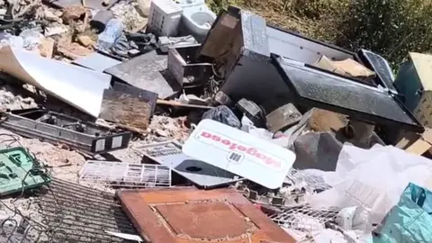 Basura acumulada en la barriada de El Pr&iacute;ncipe