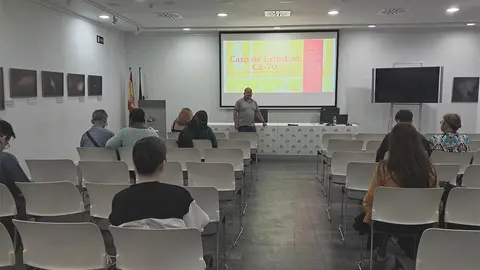 Reuni&oacute;n de la Casa de Estudios / C&eacute;sar Mart&iacute;n