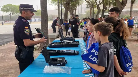 Exhibici&oacute;n Polic&iacute;a Local / Laura Ortiz