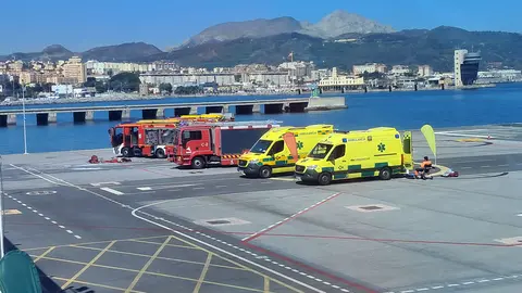 Simulacro en el Helipuerto / C&eacute;sar Mart&iacute;n