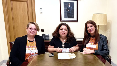 Cristina P&eacute;rez junto a representantes de la Asociaci&oacute;n TDAH / Cedida