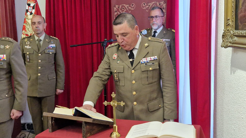 El Coronel Pasamar jura su cargo como Director del Centro de Historia y Cultura Militar / Laura Ortiz