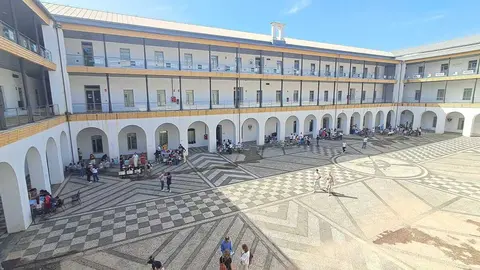 Campus Universitario / C&eacute;sar Mart&iacute;n