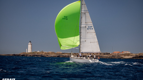 La embarcaci&oacute;n &lsquo;Balboa&rsquo; de Albero Rodr&iacute;guez gana la 12&ordf; Regata Straitchallenge