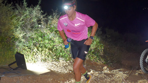 Mar&iacute;a Romero se impone en la Nocturna Montes de Ceuta. Foto: Rafa B&aacute;ez