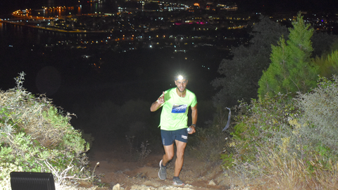 Ilias Lahsen, ganador de la Nocturna Montes de Ceuta. Foto: Rafa B&aacute;ez
