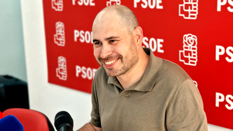 El secretario general del PSOE, Miguel &Aacute;ngel P&eacute;rez Triano, durante una comparecencia / Laura Ort&iacute;z