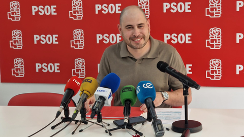 El secretario general del PSOE, Miguel &Aacute;ngel P&eacute;rez Triano, durante una comparecencia / Laura Ortiz