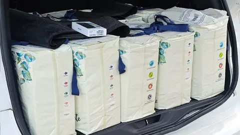 M&oacute;viles decomisados por la UIR