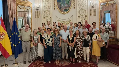Recepci&oacute;n en el Sal&oacute;n del Trono a la Casa de Ceuta en Sevilla / C&eacute;sar Mart&iacute;n