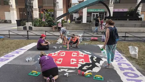 Preparativos para el Corpus Christi en la Gran V&iacute;a / Rafa B&aacute;ez