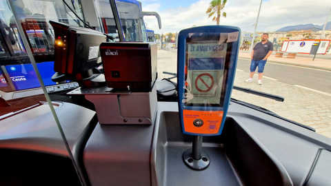  Interior de los nuevos autobuses de Amgevicesa. / Laura Ortiz 