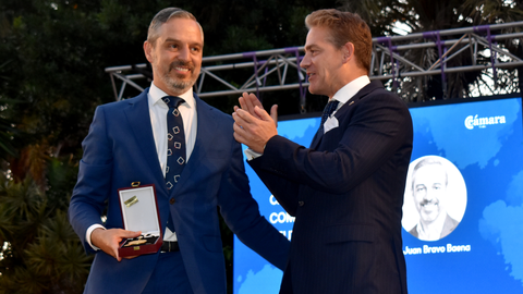 Juan Bravo recibe la Medalla de Oro de la C&aacute;mara de Comercio de Ceuta (3)