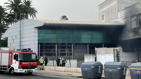 Incendio en el antiguo hospital de la Cruz Roja / C&eacute;sar Mart&iacute;n