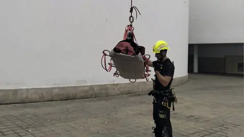 Ejercicio de Rescate Vertical en la plaza Nelson Mandela