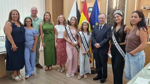 Vivas recibe a las Reinas de las Fiestas  2025 / Laura Ortiz