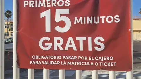 15 minutos gratis en el aparcamiento del Puerto / Archivo